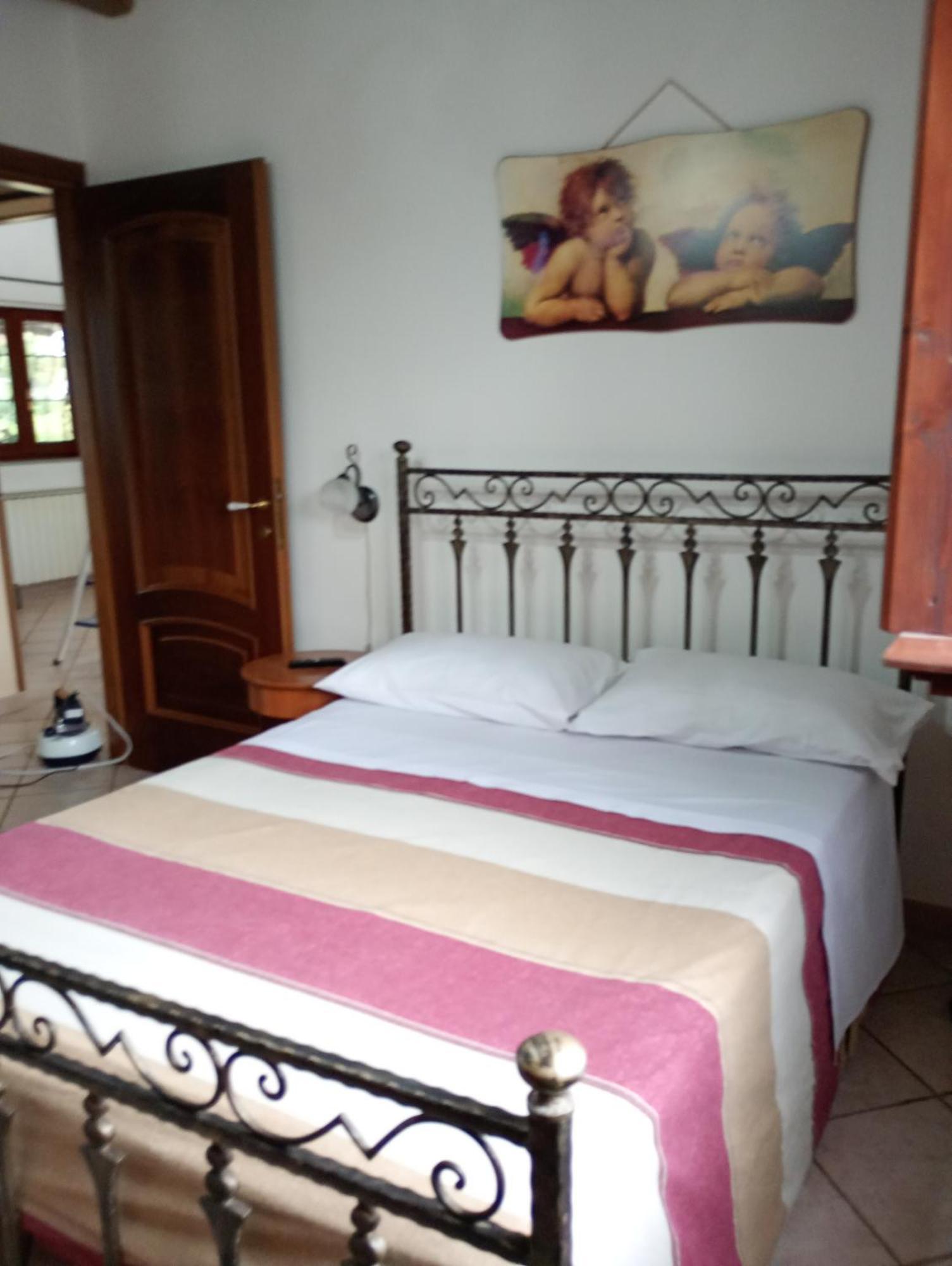 Independent Villa With Private Beach On The Lake Bracciano  Extérieur photo